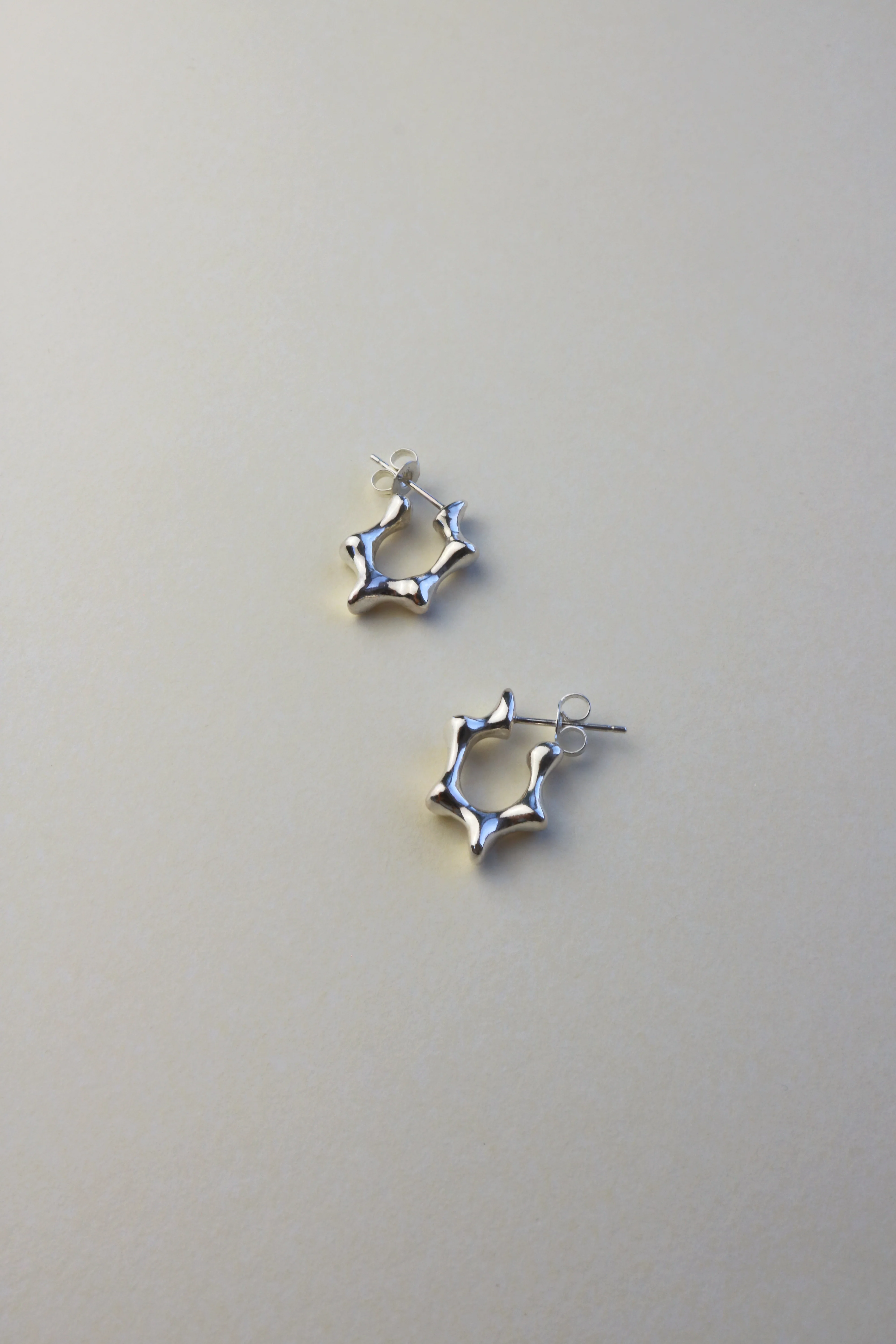 6 Point Stud(s) - Image 3
