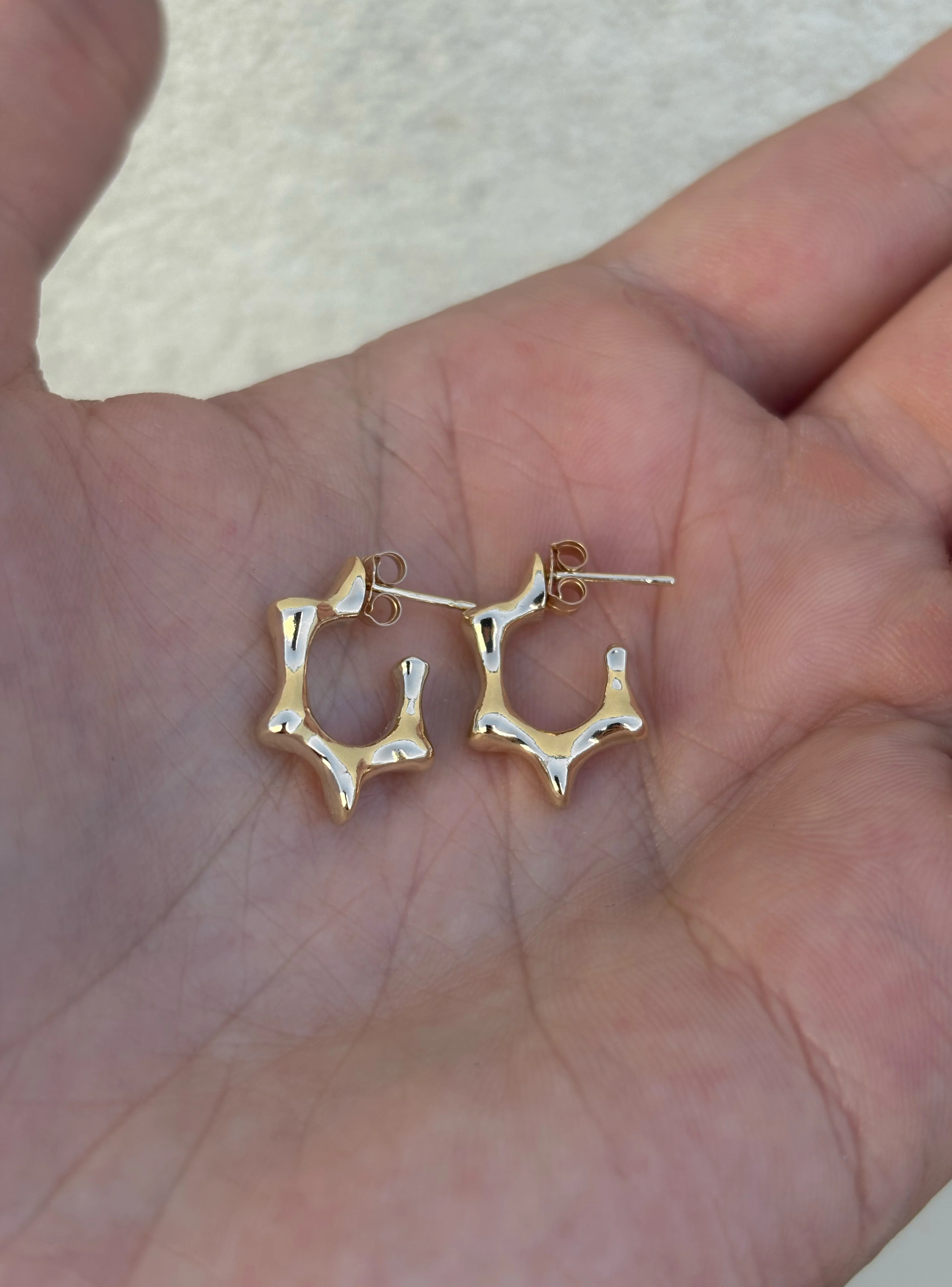 6 Point Stud(s) Gold - Image 3