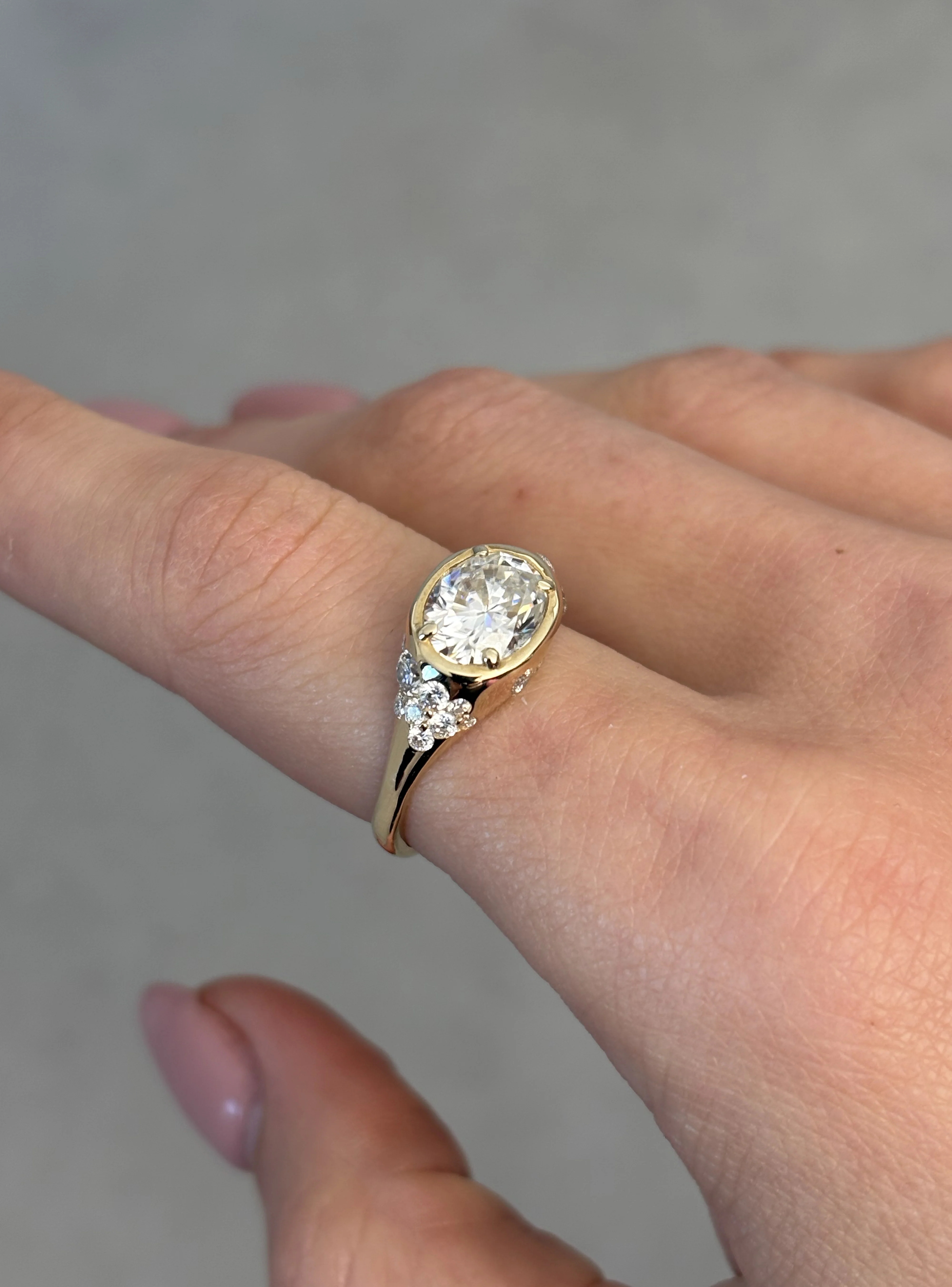 Oval Prong Ring - Image 3