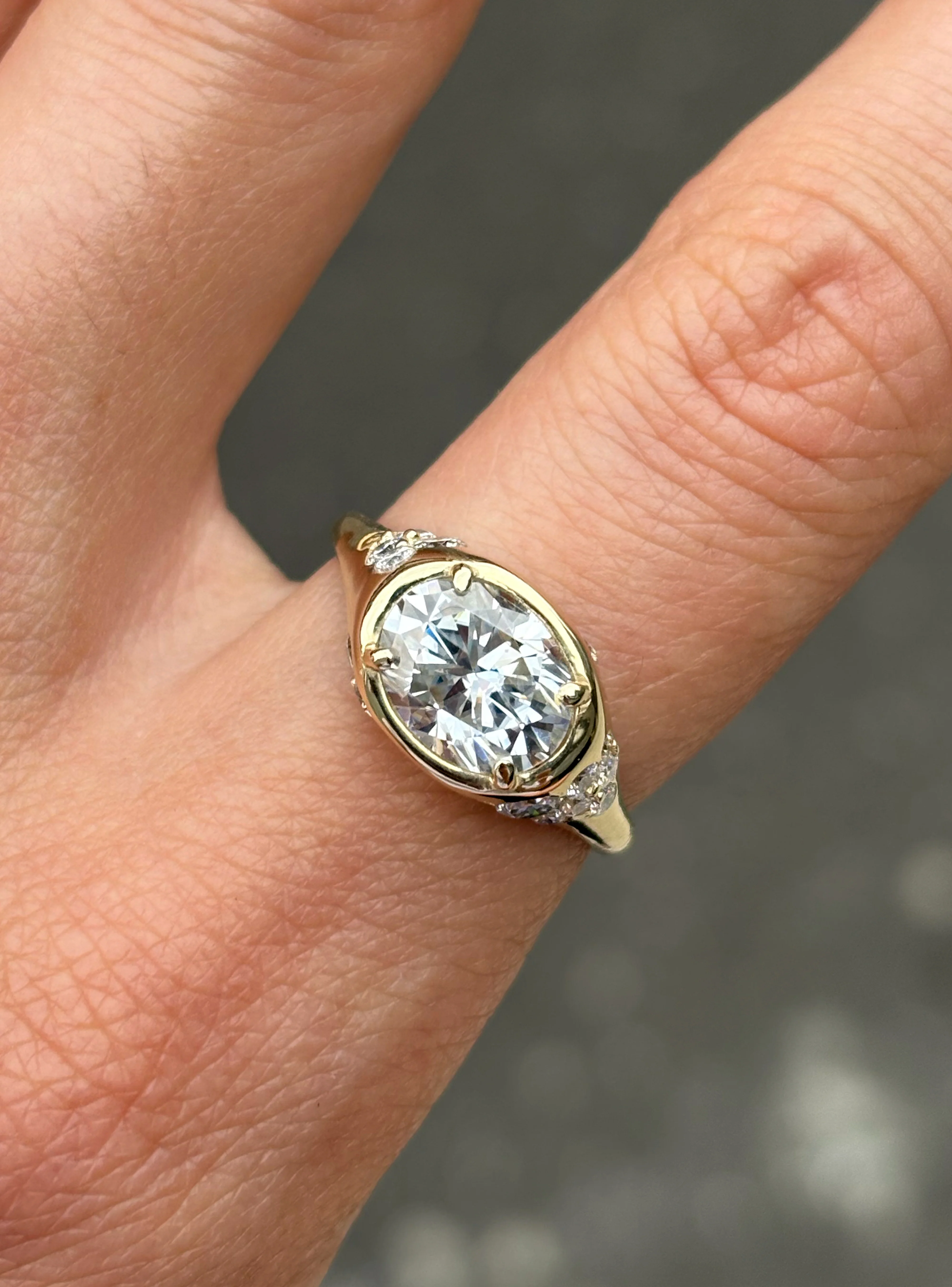 Oval Prong Ring - Image 4