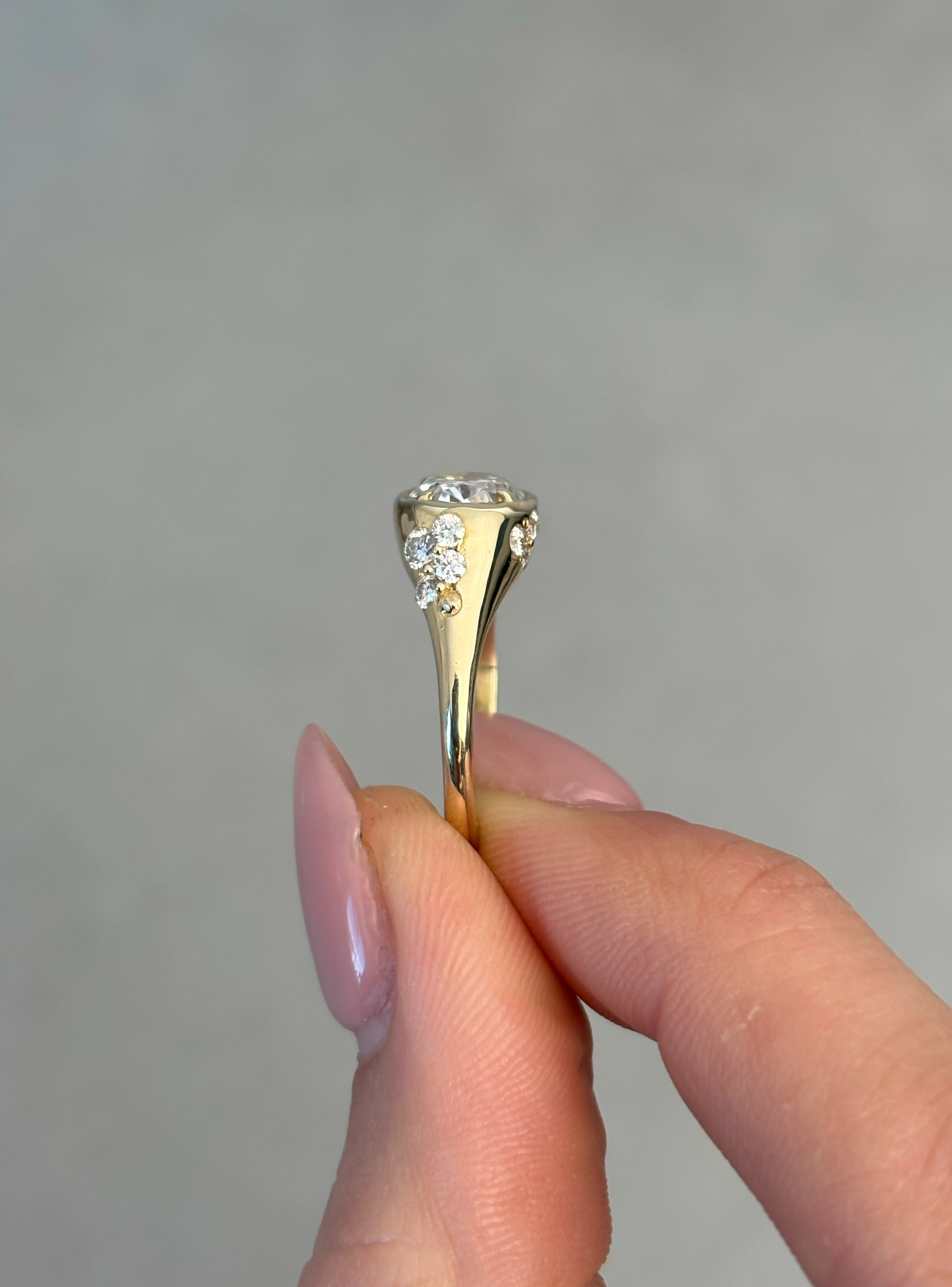 Oval Prong Ring - Image 7
