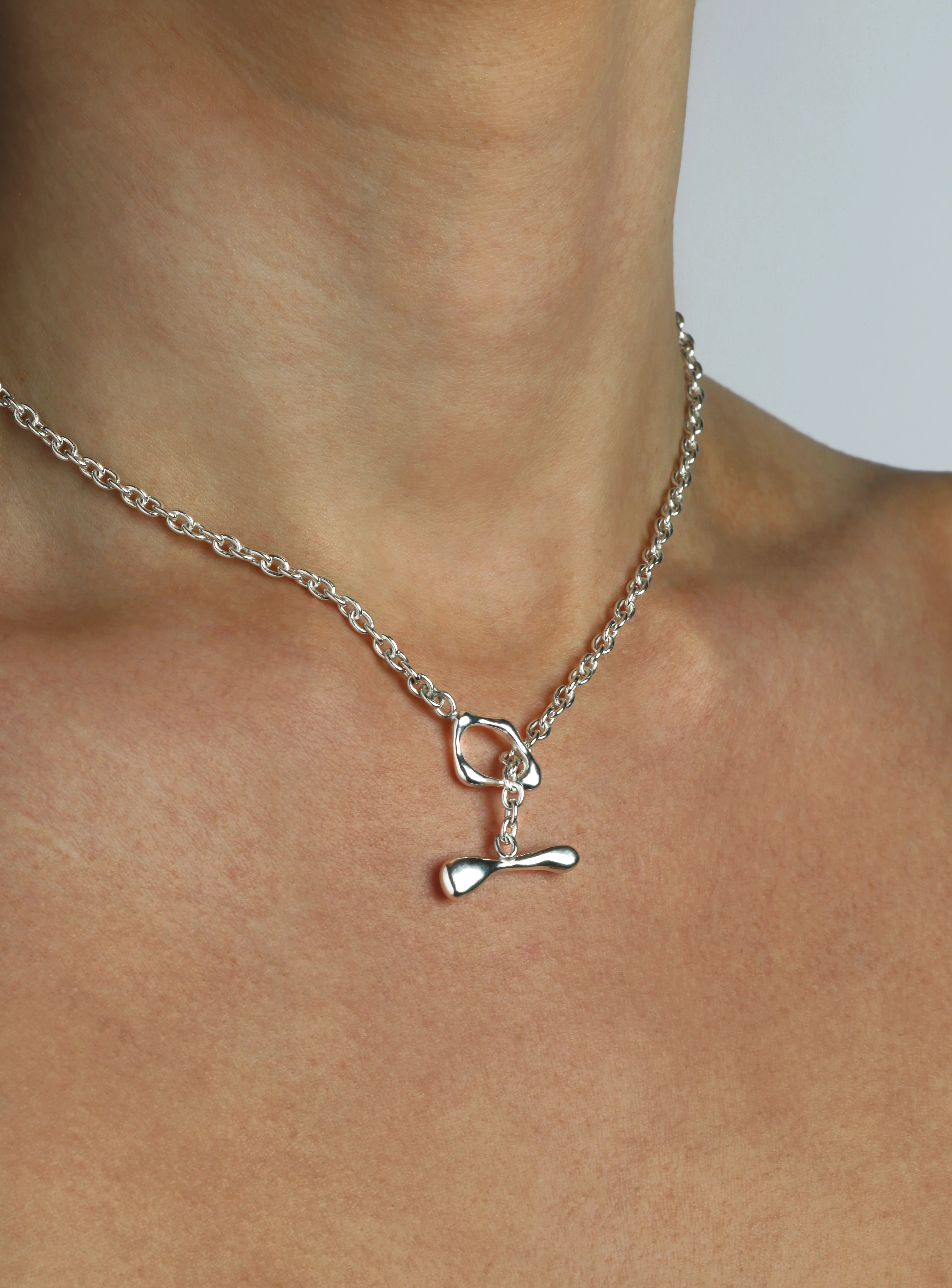 Slim Toggle Chain - Image 3