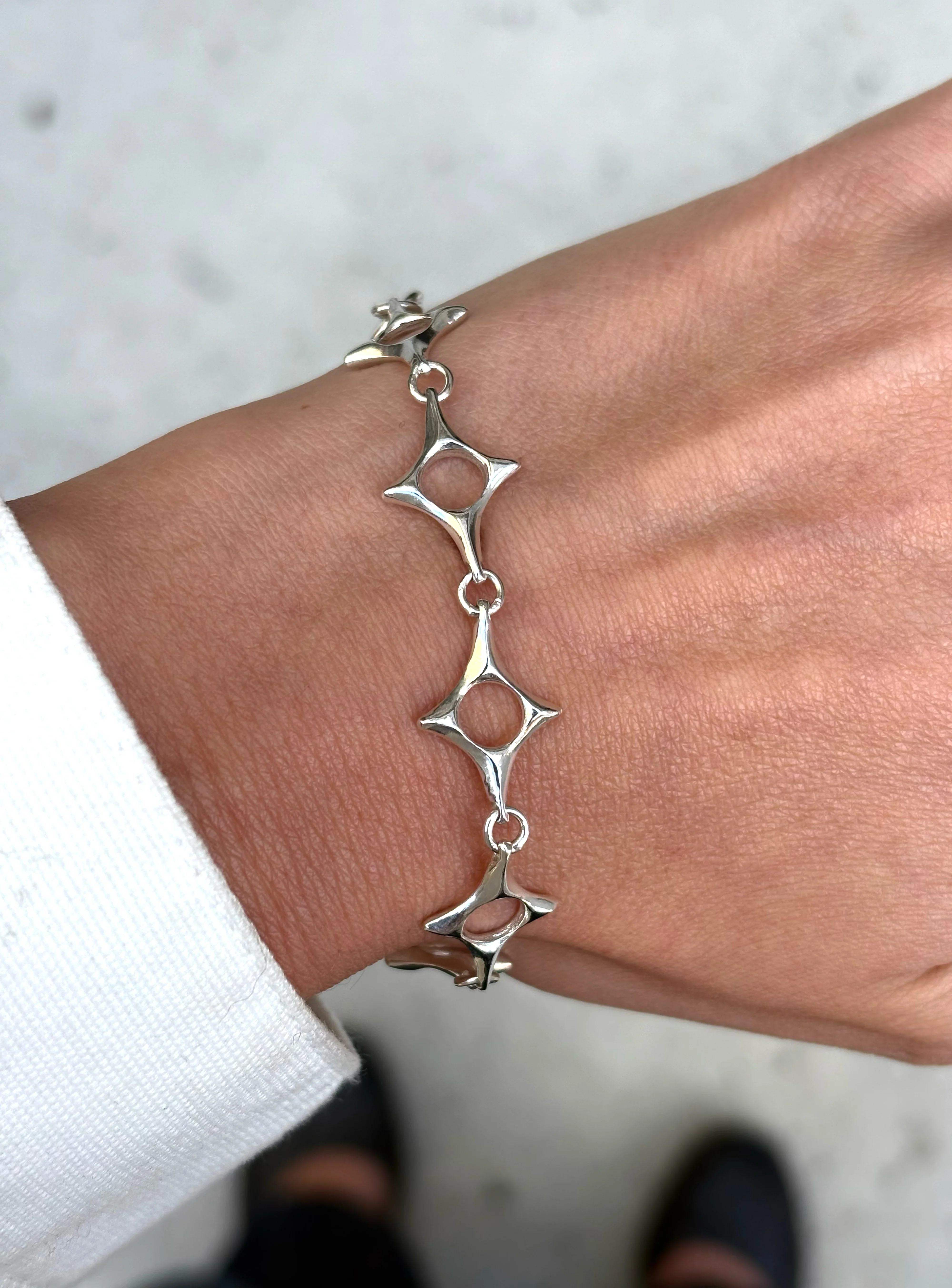 Astra Hollow Bracelet - Image 3